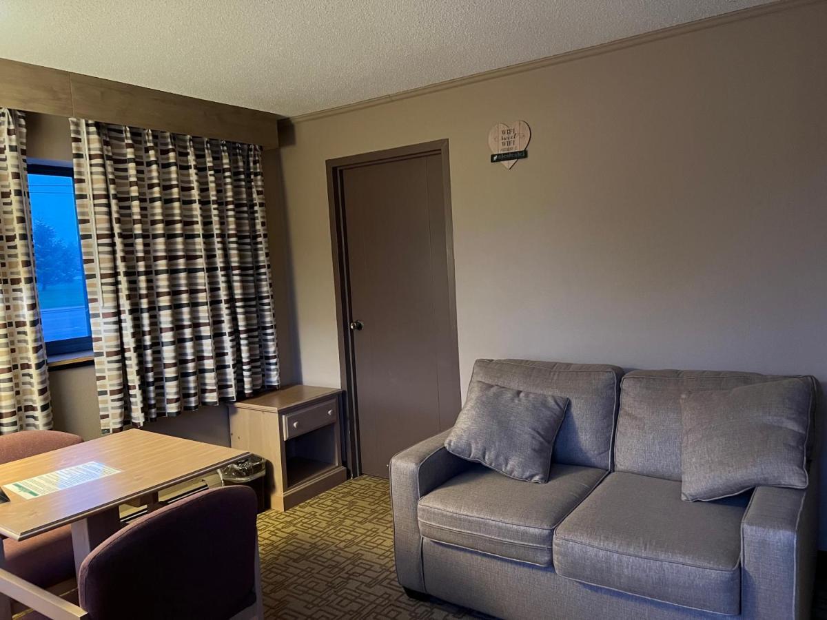 Viking Arms Inn - Ludington Ngoại thất bức ảnh