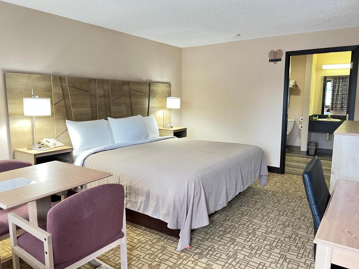 Viking Arms Inn - Ludington Ngoại thất bức ảnh