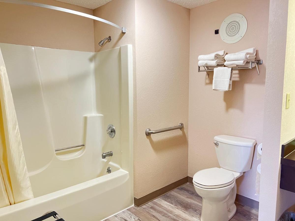 Viking Arms Inn - Ludington Ngoại thất bức ảnh