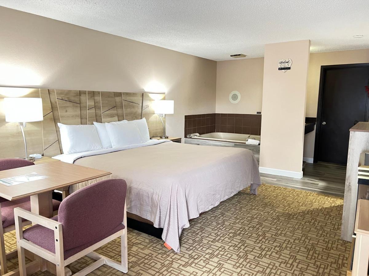 Viking Arms Inn - Ludington Ngoại thất bức ảnh