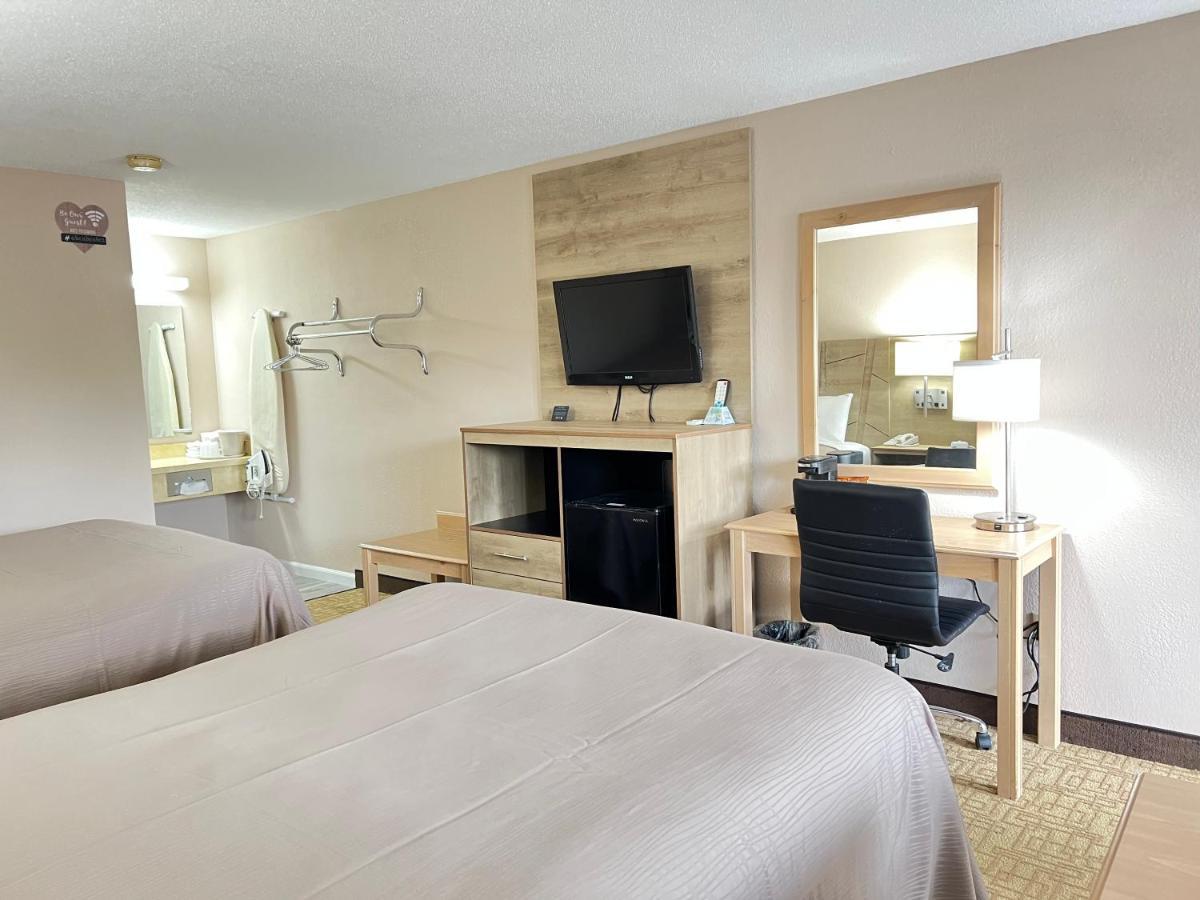 Viking Arms Inn - Ludington Ngoại thất bức ảnh