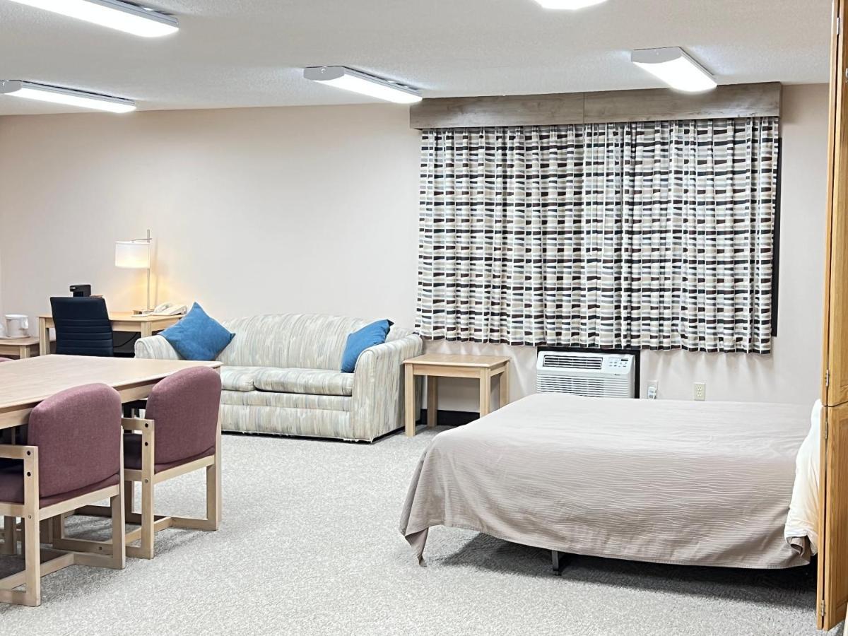 Viking Arms Inn - Ludington Ngoại thất bức ảnh