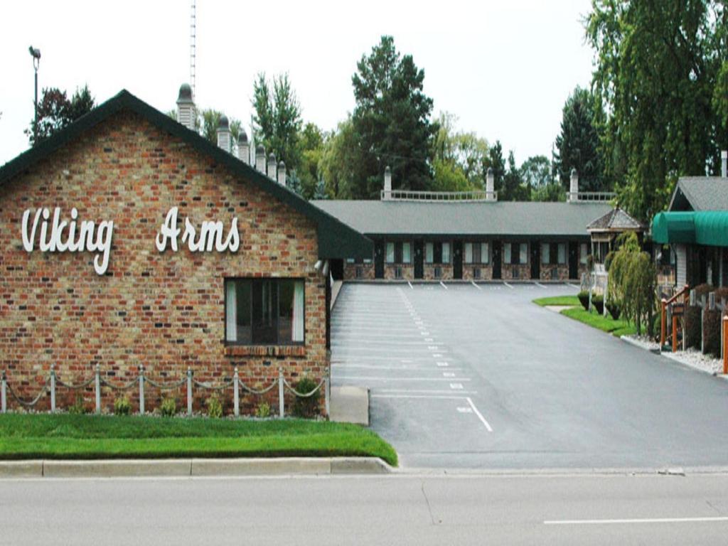 Viking Arms Inn - Ludington Ngoại thất bức ảnh
