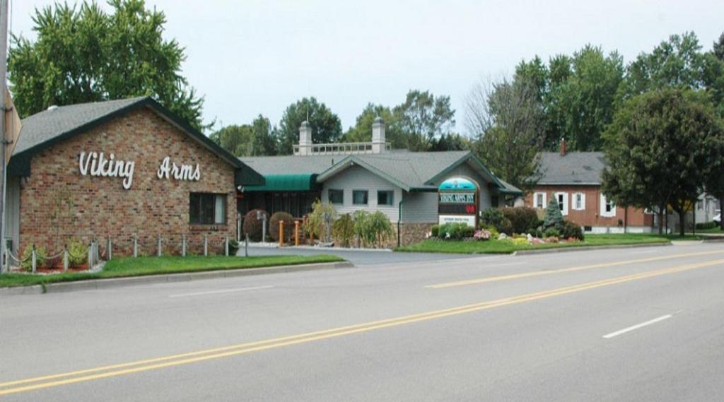 Viking Arms Inn - Ludington Ngoại thất bức ảnh